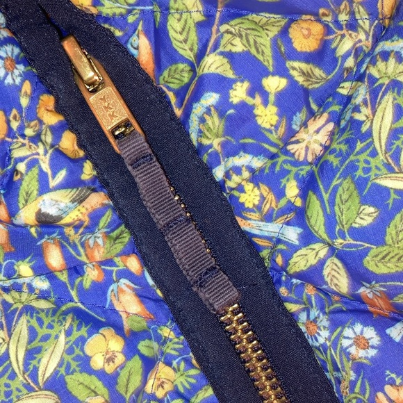 J. Crew X Liberty Fabric Excursion Quilted Down Blend Vest Catesby Floral Print - Picture 11 of 13